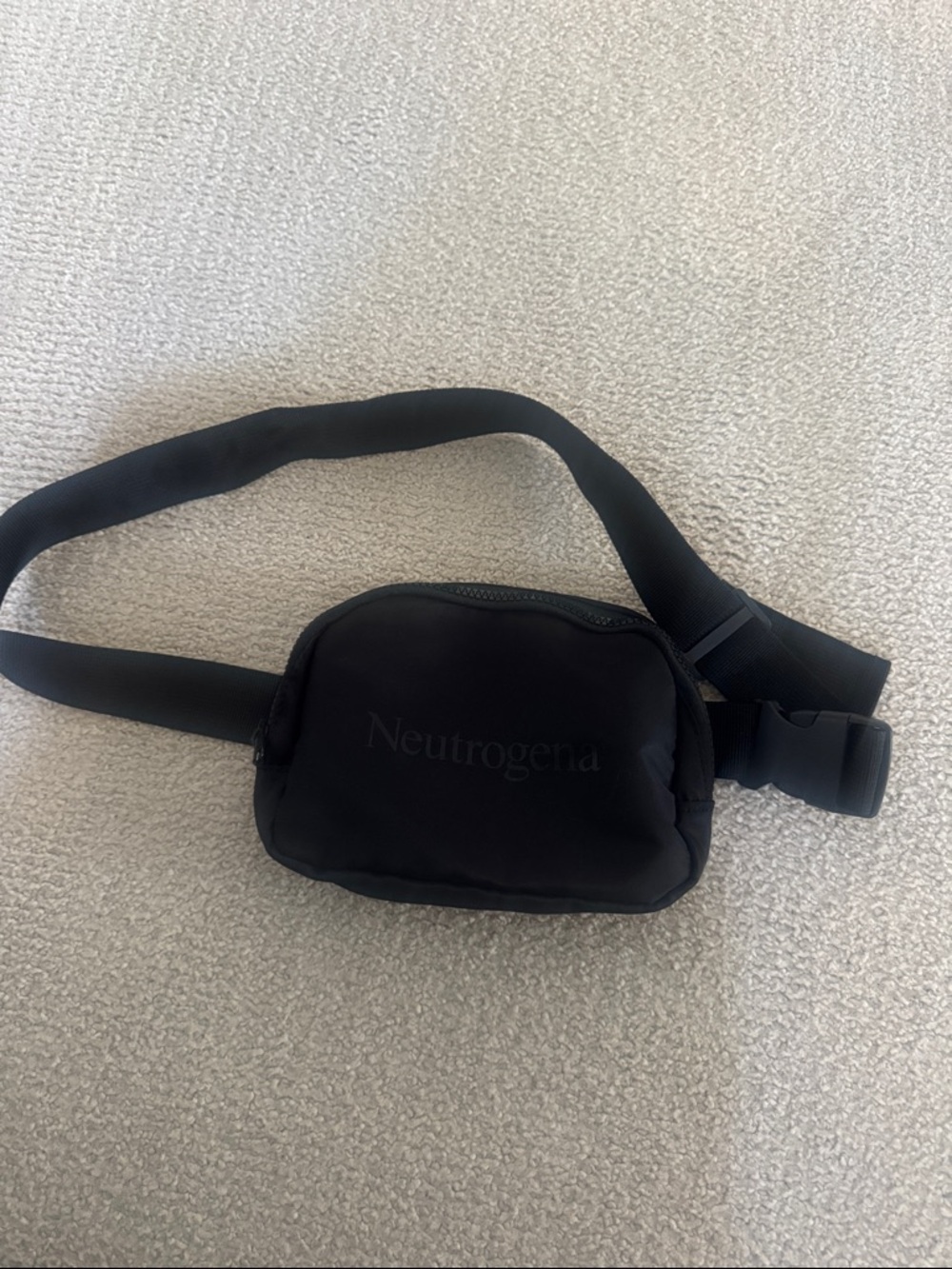 Neutrogena belt bag